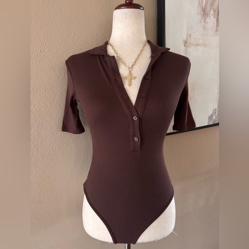 Brown collared 1/2 button bodysuit stretchy